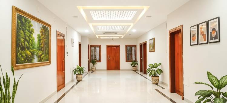 联排别墅 1175 格陵兰大酒店(FabHotel Greenland Grand - Nr Kalinga Stadium)图片