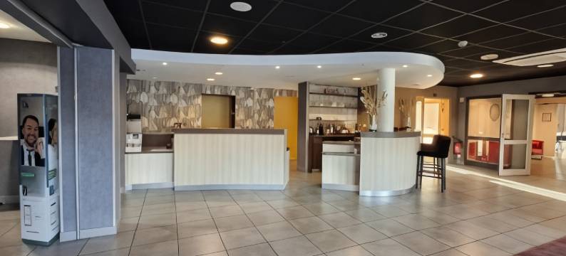 瓦讷-泰克斯布里特酒店(Brit Hotel Vannes - Theix Golfe du Morbihan)图片