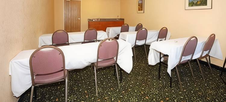 图拉丁-南奥斯威戈湖舒适套房酒店(Comfort Inn & Suites Tualatin - Lake Oswego South)图片