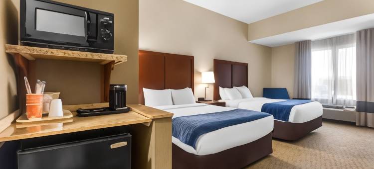 塞克斯顿I-55舒适套房酒店(Comfort Inn & Suites Sikeston I-55)图片