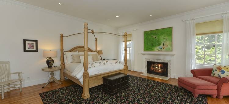 St. Helena, Walk to Town, on Vineyard, Pool, One Acre/Private, Permit STR25-001图片