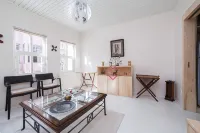 Private house with 4 separate apartments for families and friends - Villas