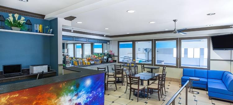 戴斯套房酒店-韦伯斯特航天航空局-克利尔湖-休斯顿(Days Inn & Suites by Wyndham NASA Space Center Houston)图片