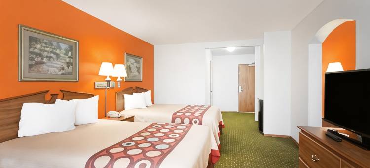 速8酒店-温德姆克洛弗代尔葡萄酒乡(Super 8 by Wyndham Cloverdale Wine Country)图片