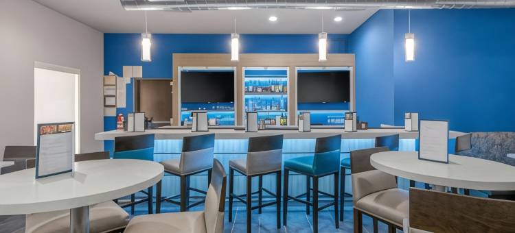 DFW北凯隆酒店(Clarion Inn & Suites DFW North)图片