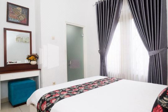 Just 11 Boutique Syariah Mitra RedDoorz Near Ugm Yogyakarta Hotel Overview