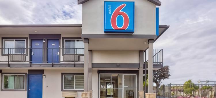 奥什科什6号汽车旅馆(Motel 6 Oshkosh, WI)图片