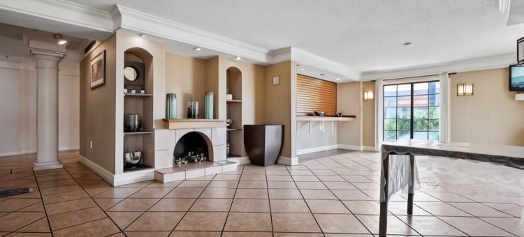 温德姆旗下拉昆塔温德姆酒店-科斯塔梅萨/纽波特海滩(La Quinta Inn by Wyndham Costa Mesa / Newport Beach)图片