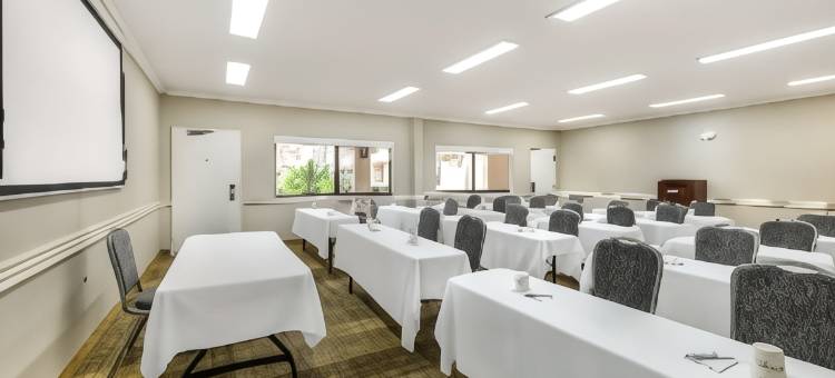 橘子镇机场北部贝斯特韦斯特优质酒店(Best Western Plus Orange County Airport North)图片