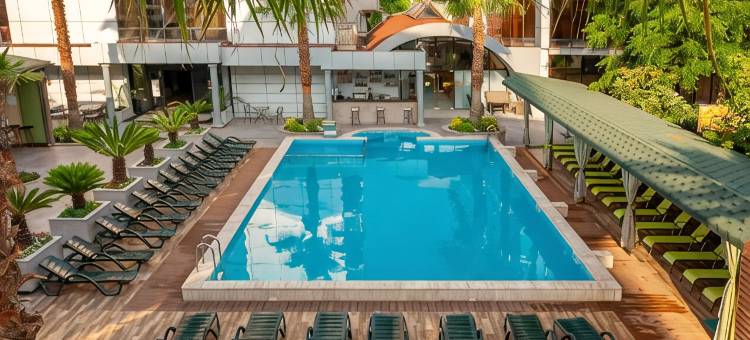 雅兰斯酒店(Ekodom Yanais Hotel)图片