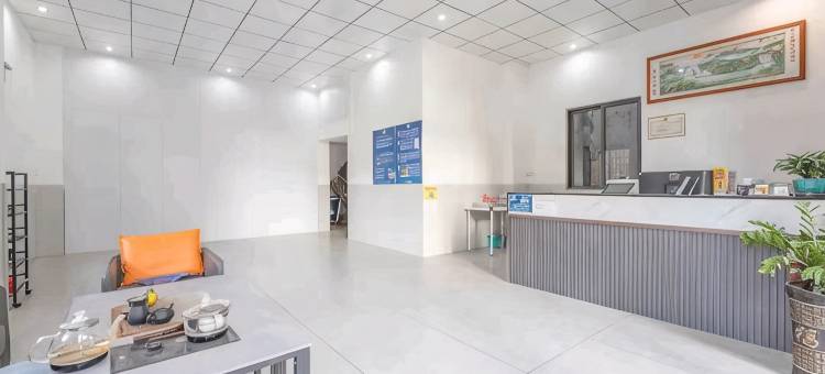 鼎耀公寓(湛江科技学院新湖校区店)图片
