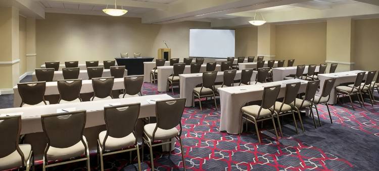 普莱恩维尤贝斯特韦斯特精品酒店-长岛(Best Western Premier Plainview-Long Island Hotel)图片