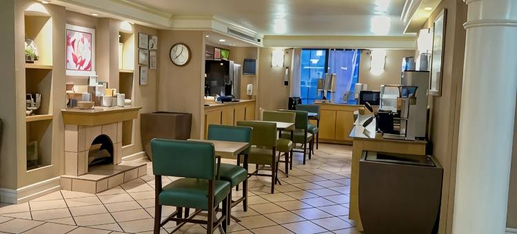 阿马里洛市中心拉昆塔温德姆酒店(La Quinta Inn by Wyndham Amarillo Mid-City)图片