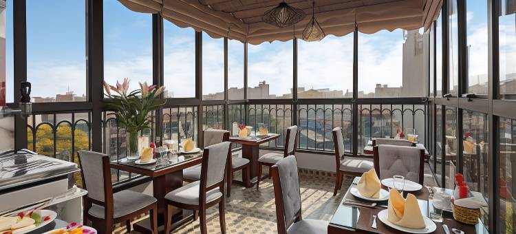 金月套房酒店(Golden Moon Suite Hotel & Travel)图片