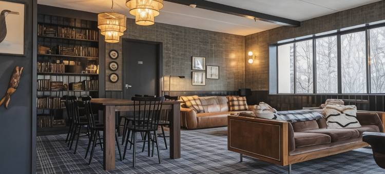 猎人旅馆，Bluebird的Lark(Hunter Lodge, a Bluebird by Lark)图片