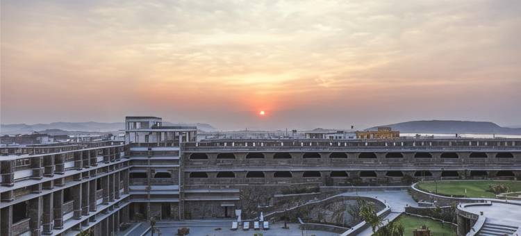 乌代布尔温德姆华美达水疗度假村(Ramada by Wyndham Udaipur Resort and Spa)图片