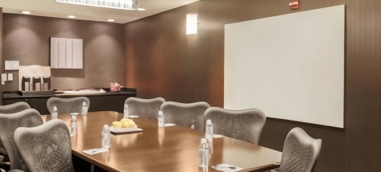 达拉斯阿林顿南万怡酒店(Courtyard Dallas Arlington South)图片