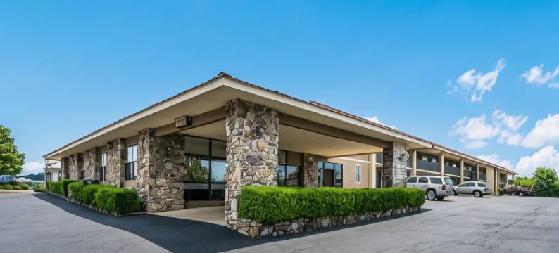 温泉城 - 汉密尔顿湖凯艺套房酒店(Quality Inn & Suites Hot Springs - Lake Hamilton)图片