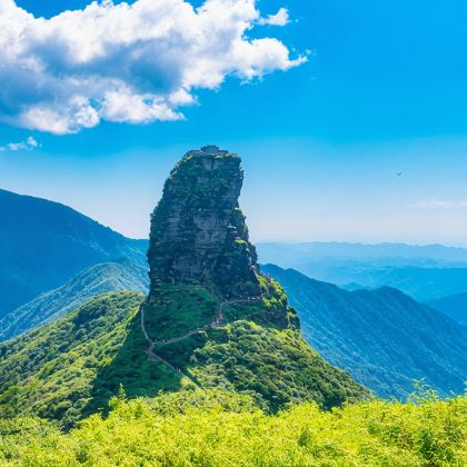 贵州黄果树景区+梵净山+镇远县+西江千户苗寨+荔波6日5晚跟团游