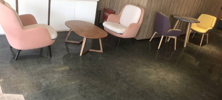 网鱼电竞酒店(上海漕河泾虹梅路地铁站店)图片