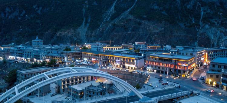 稻城世纪亚丁酒店图片
