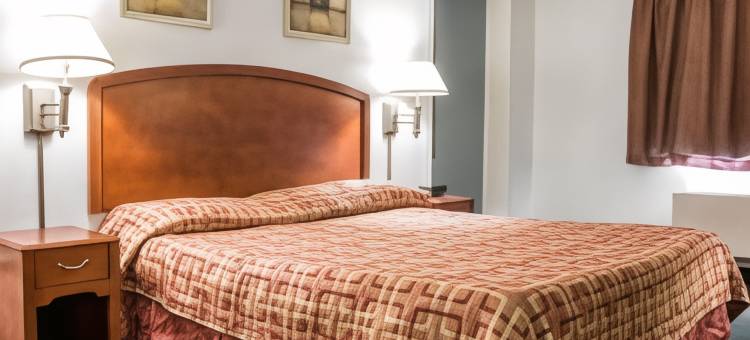 卡拉马祖伊克诺旅馆，靠近翅膀体育馆(Econo Lodge Kalamazoo Near Wings Stadium)图片