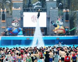 Water fun, live shows, and snow at Chengdu Sunac Resort