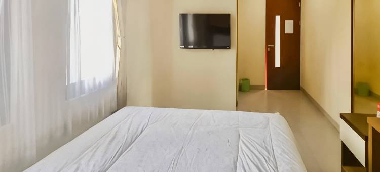 红多兹酒店-肯德尔南卡利文古公路(RedDoorz @ Jalan Raya Kaliwungu Selatan Kendal)图片