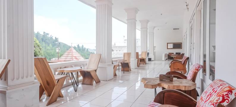 格罗约根塞武塔旺曼古附近的红门(RedDoorz Near Grojogan Sewu Tawangmangu)图片