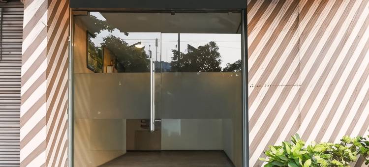 Super Townhouse VIP Road Formerly the Sky图片