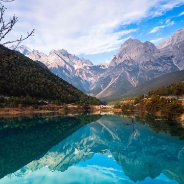 云南昆明+大理市+丽江+香格里拉+玉龙雪山7日6晚跟团游