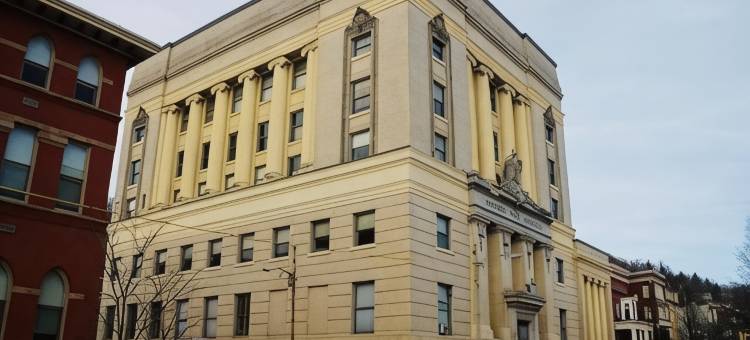 郊区开间特里亚德尔菲亚 - 惠灵在高地(Suburban Studios Triadelphia - Wheeling at the Highlands)图片