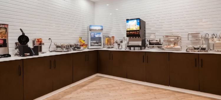 商业公园路贝斯特韦斯特优质套房酒店(Best Western Plus New Barstow Inn  Suites)图片