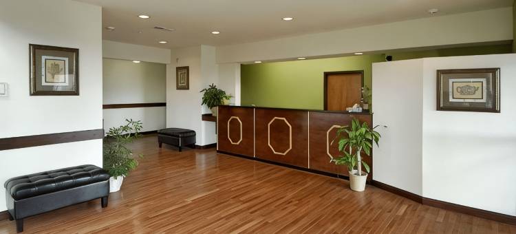 格林北速8酒店(Super 8 by Wyndham Bowling Green North)图片