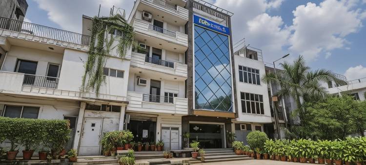 Fabhotel 亚什公寓(FabHotel Yash Residency - Yamuna Sports Complex)图片