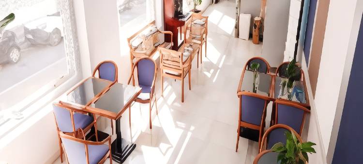 锡切斯苏布尔酒店(Hotel Subur)图片