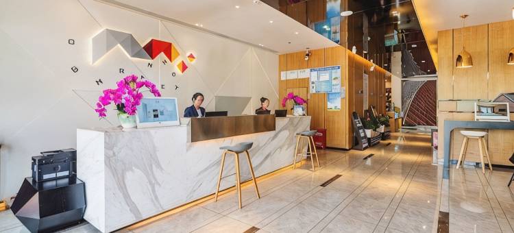 柏曼酒店(昆明长水机场中心店)图片