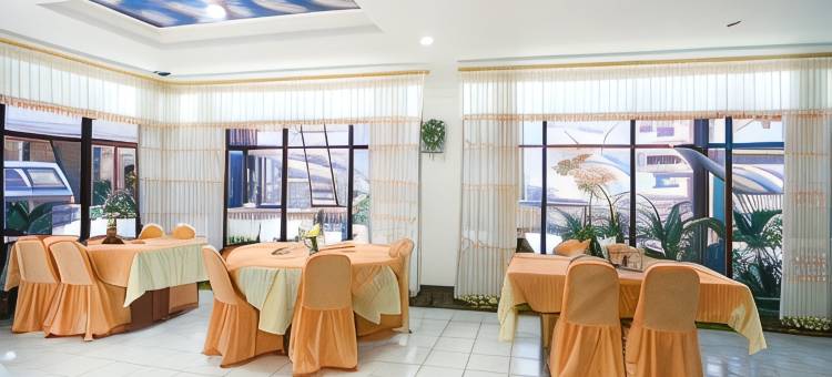 红多兹Plus酒店-近比通港(RedDoorz Plus Near Pelabuhan Bitung)图片