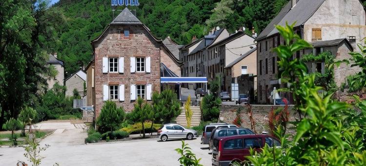 洛吉斯酒店餐厅 Les 2 Rives - A75，河边(Logis Hôtel Restaurant les 2 Rives - Chambres Climatisees - A75, en Bordure de rivière)图片