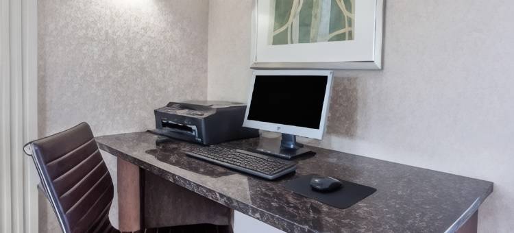 罗斯维尔/底特律地区温德姆戴斯套房酒店(Days Inn & Suites by Wyndham Roseville/Detroit Area)图片