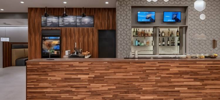休斯顿舒格兰/普安特湖万怡酒店(Courtyard Houston Sugar Land/Lake Pointe)图片