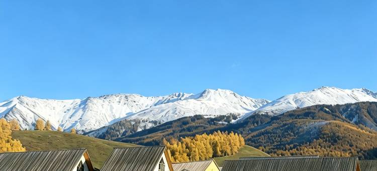云栖山舍·原木山景 LOFT 度假民宿(白哈巴景区店)图片