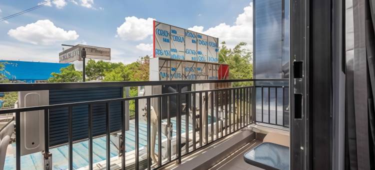 红多兹酒店-近丹绒杜仁2号(RedDoorz Near Tanjung Duren 2)图片