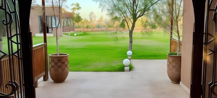 Whisper低语(Whisper Hotel)图片