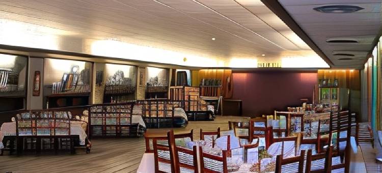 La Crèche酒店餐厅及其室内游泳池 - Logis Hôtels(Hôtel Restaurant la Crèche et sa Piscine intérieure - Logis Hôtels)图片