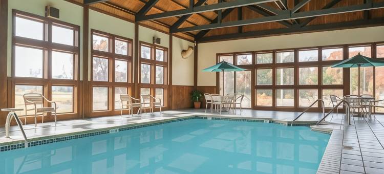 布莱克里弗福尔斯美吟温德姆酒店(AmericInn by Wyndham Black River Falls I-94 on ATV Trail)图片