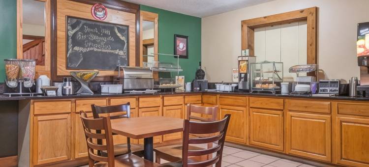 布莱克里弗福尔斯美吟温德姆酒店(AmericInn by Wyndham Black River Falls I-94 on ATV Trail)图片