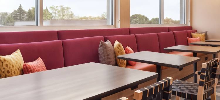 密尔沃基布鲁克菲尔德希尔顿Tru酒店(Tru by Hilton Milwaukee Brookfield)图片