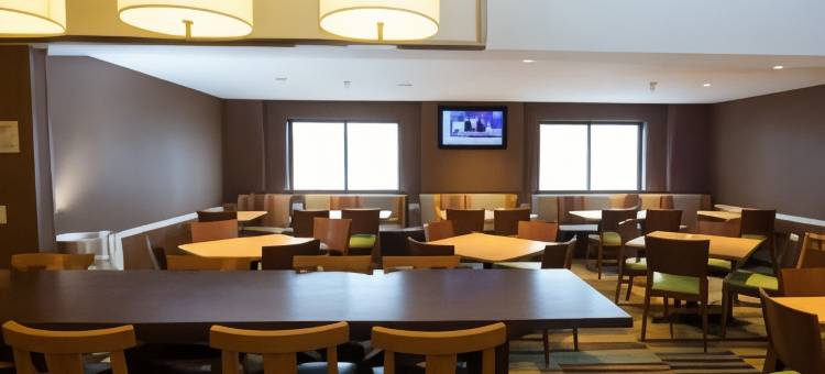 伯灵顿万枫酒店(Fairfield Inn & Suites Burlington)图片