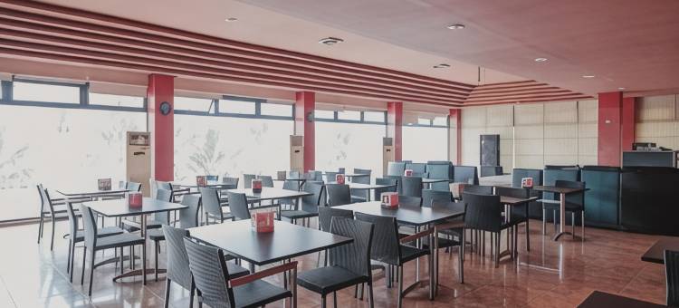 红多兹Plus酒店-近梅拉克港(RedDoorz Plus Near Pelabuhan Merak)图片